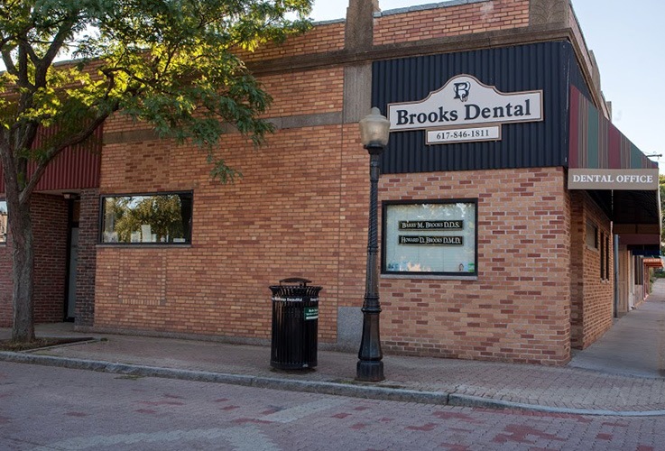 Outside view of Brooks Dental P.C.